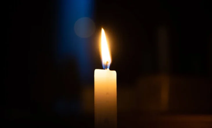 Humbi jetën në spital pas plagosjes me thikë në zemër, përcillet për në banesën e fundit Erjon Boba