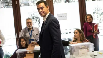 Humbje e rëndë për socialistët e Sanchez në zgjedhjet rajonale në Spanjë/ Partia Popullore fiton 29 vende, ndërsa Vox e ekstremit të djathtë forcon pozitën e saj