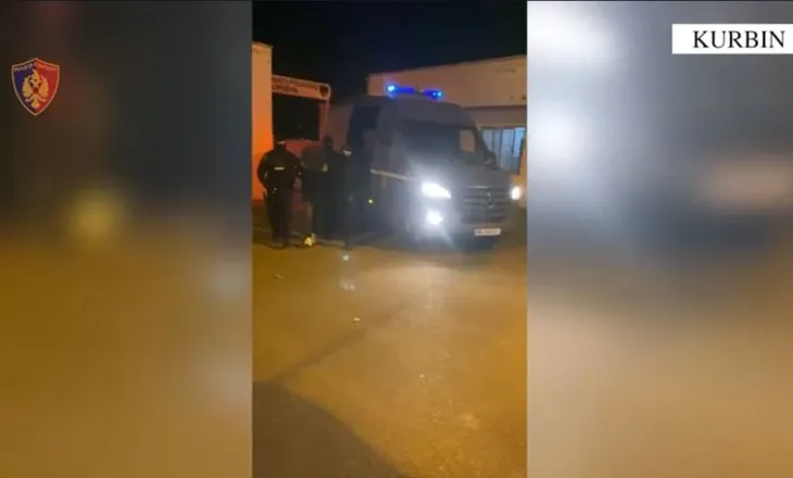 I armatosur me kallashnikov kërcënonte qytetarët, theu xhamat e automjeteve dhe të një lokali, arrestohet 28-vjeçari në Laç