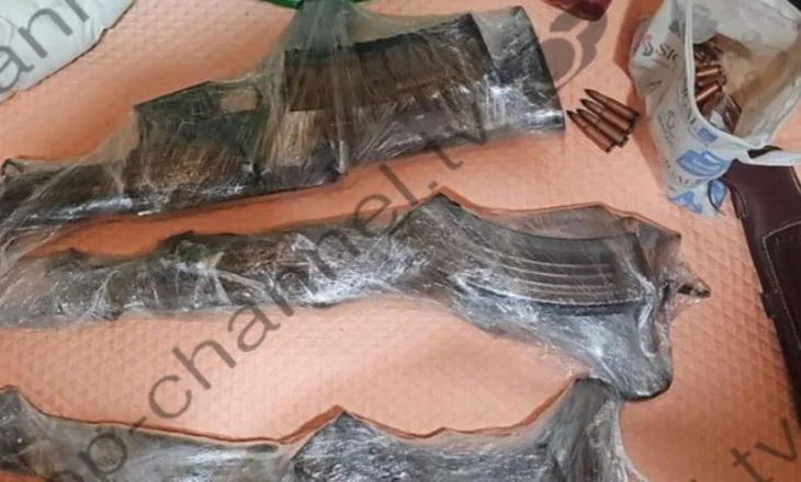 I arrestuar në Greqi si pjesë e një grupi vrasësish me pagesë, kontroll në shtëpinë e prindërve të Dhimitër Meçit në Shqipëri