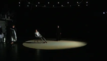 “I huaji” i Kamysë në Tiranë, kryevepra e autorit francez teatralizohet në Teatrin Eksperimental