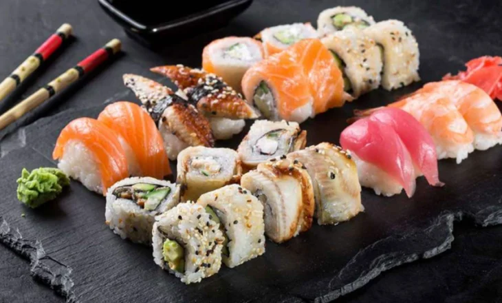 I mituri vdes pasi konsumoi sushi, pronari i restorantit dënohet me 2.5 vite burg
