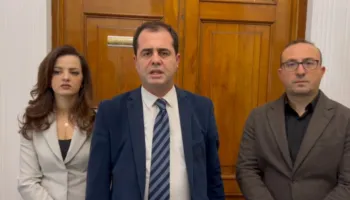 Imuniteti i Ballukut/ Deputetët e opozitës kërkuan mbledhje të Këshillit të Mandateve, denoncon Bylykbashi: Kryetari i Kuvendit na mbylli derën e sallës