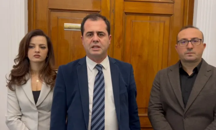 Imuniteti i Ballukut/ Deputetët e opozitës kërkuan mbledhje të Këshillit të Mandateve, denoncon Bylykbashi: Kryetari i Kuvendit na mbylli derën e sallës