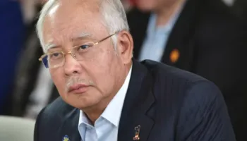 Ish-kryeministri i Malajzisë dënohet me 15 vjet burg për pastrim parash