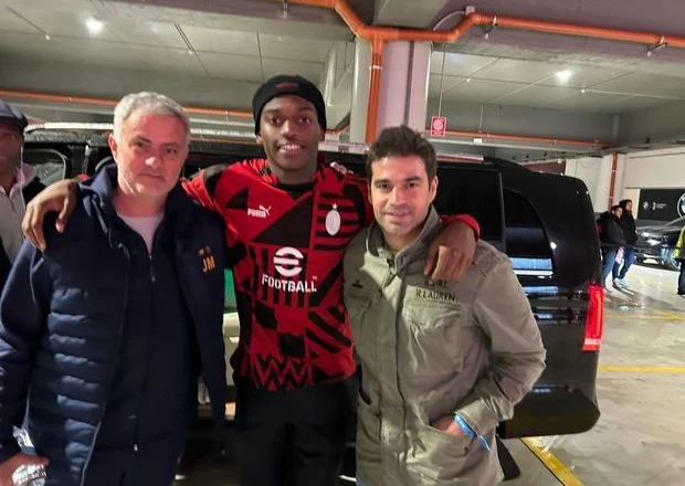 Ish-trajneri i Leaos: Është një “9”, kur ishte i vogël më kujtonte Ronaldo “Fenomenin”