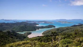 Ishulli turistik në Koralet e Mëdha të Australisë shitet për 1.2 miliardë dollarë