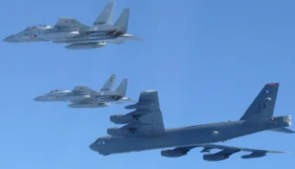 Japonia miraton buxhet rekord për mbrojtjen, Kina akuzon Tokion për nxitje të garës së armëve