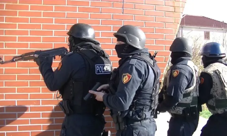 Jo vetëm pa shpërblim për fundvit, efektivët e FNSH të Tiranës i lënë edhe pa u paguar dietat prej 3 muajsh