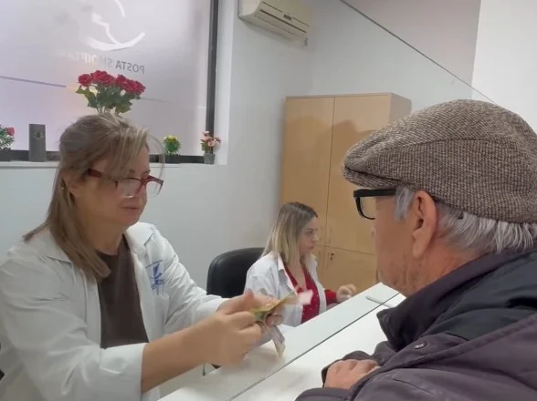 Ka nisur shpërndarja e bonusit të fundvitit për pensionistët në Elbasan