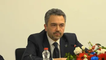 “Ka pasur disa ndërprerje të energjisë, por…”/ Zgjedhjet, kreu i KQZ: Procesi i votimit, vijon normalisht