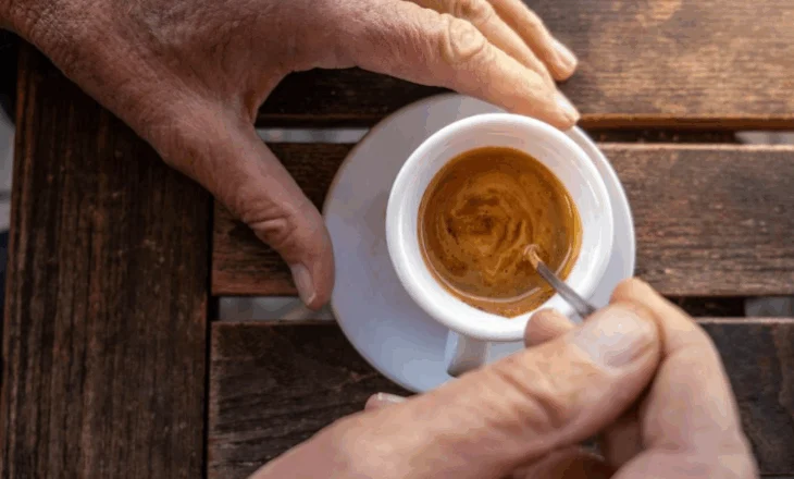 Kafeja me rritjen më të lartë të çmimit në tetor, por shqiptarët s’e lëshojnë filxhanin! Konsum rekord