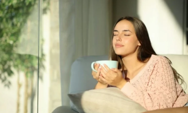 Kafeja me stomak bosh, e dëmshme apo mit?