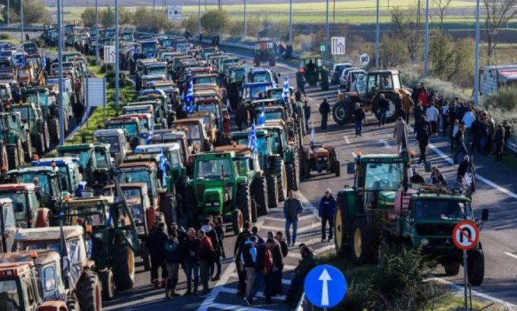 Kakavija bllokohet bllokohet sot për tre orë, fermerët grekë vijojnë protestën