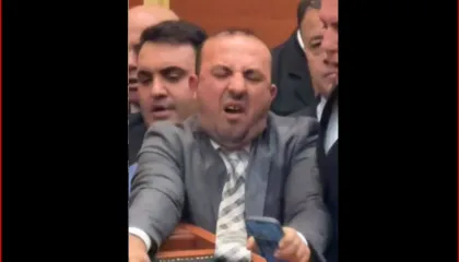 “Kam nxirje në të gjithë trupin, por s’çalon gomari nga veshët!”/ Tensionet e ashpra në Kuvend, Korreshi: S’jemi në shtet normal..