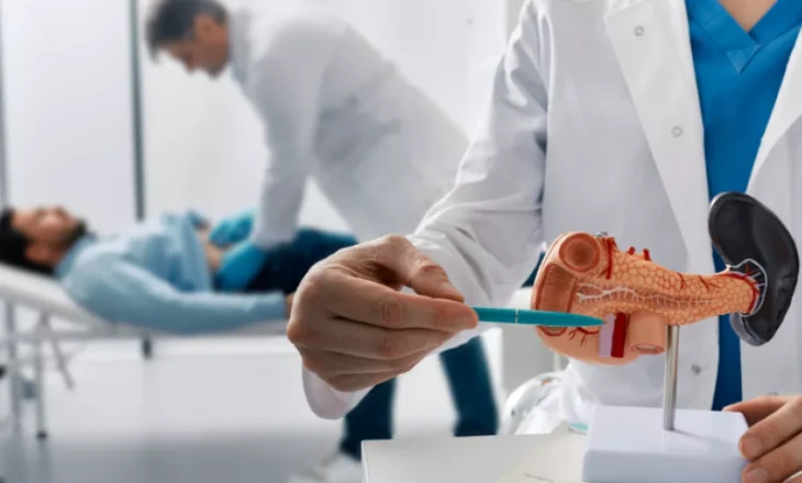 Kanceri që prek më shpesh burrat mbi 40 vjeç! Simptomat e hershme që s’duhet t’i injoroni