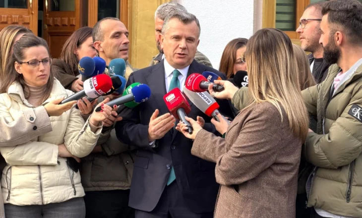 Kaosi dhe tensionet në Kuvend, Balla ironizon PD: Kur protesta s’ka pjesëmarrje, i vënë zjarrin Kuvendit