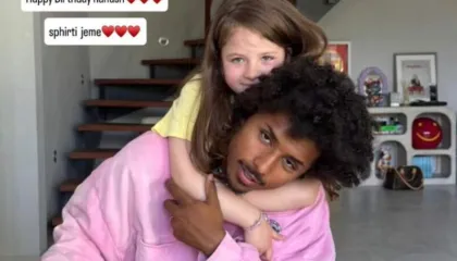 Karim Adeyemi uron në shqip vajzën e Loredanës