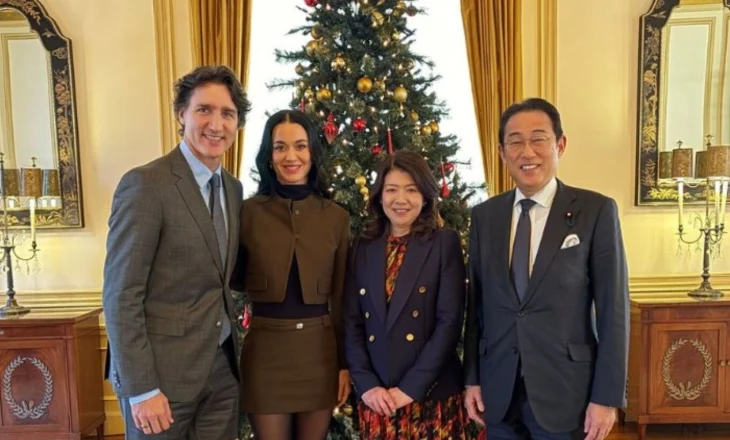 Katy Perry bën “paraqitjen e saj të parë politike” në Japoni përkrah Trudeau-s