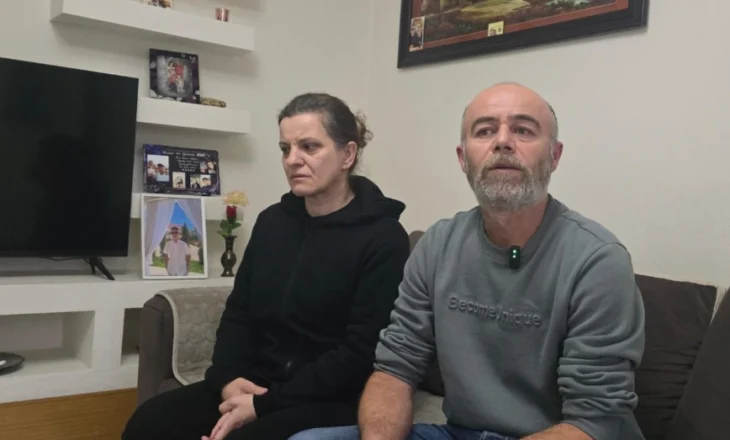 “Kërkojmë drejtësi”/ Vrasja e 14-vjeçarit në Korçë, prindërit: Eraldi nuk kthehet më