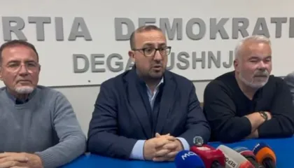 Këshilli Bashkiak i Lushnjës i heq titullin ‘Qytetar Nderi’ Gjergji Velos, Korreshi: U rikthye dinjiteti i të..