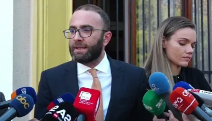 Këshilli i Mandateve nuk mori vendim për imunitetin e Ballukut, Bardhi: Kyçën USB-në për ta mbrojtur