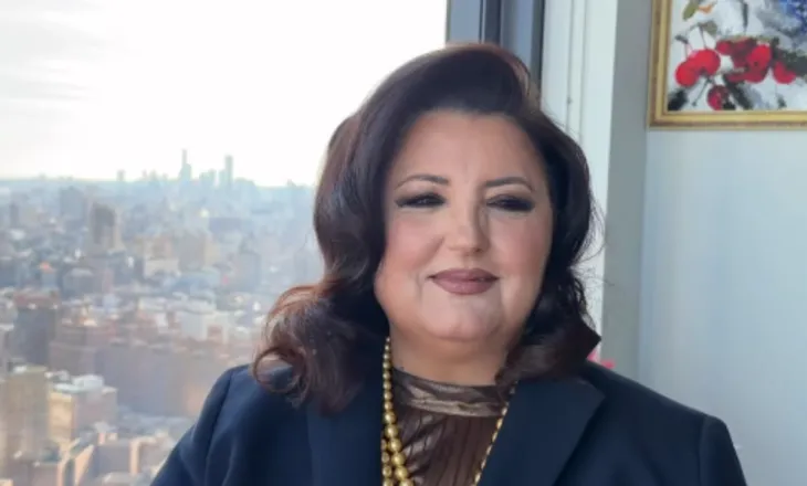 “Këto kohë jam rikuperuar nga ngjarjet që ndodhën”/ Mori titullin ‘Qytetare Nderi’ e Kavajës, reagon Parashqevi Simaku: Guri i rëndë në vend të vet