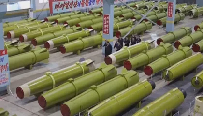Kim Jong Un urdhëron rritjen e prodhimit të raketave në 2026! Për çfarë përgatitet Koreja komuniste?