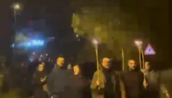 Klevis Balliu dhe Elda Hoti i shkojnë Ramës në Surrel me pishtarë në duar: Jep dorëheqjen