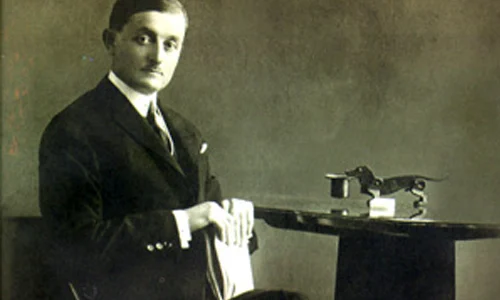 “Koha është e maskarenjve, po Atdheu i shqiptarëve!”