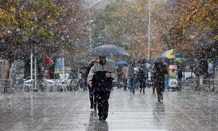 Kohë me vranësira të dendura dhe dëborë në zonat malore, parashikimi i motit për këtë të martë