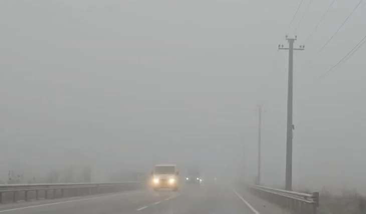 Korça zgjohet në -4°C/ Mjegulla ‘paralizon’ fushëpamjen në rrugët kryesore