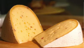 Krenaria franceze sfidohet, djathi belg fiton çmimin më të madh botëror