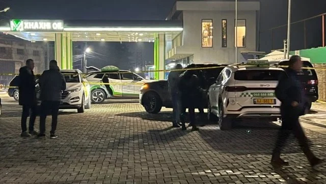 Krimi godet sërish/ Policia numëron viktimat, gëzhojat dhe makinat e djegura