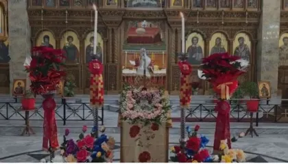 Krishtlindja në Fier bën bashkë të rinj e të moshuar: Një mënyrë për të qenë bashkë