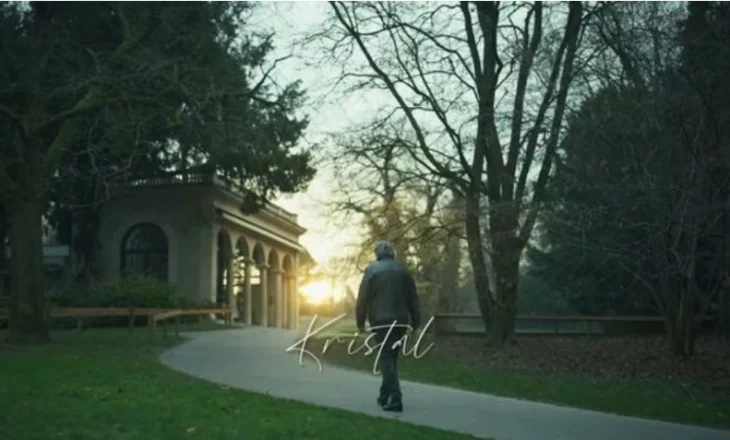 “Kristal”, poezia e të madhit Ismail Kadare vjen mjeshtërisht e kënduar nga Stefi Prifti (Video)