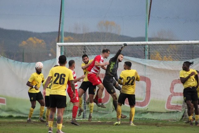 Krizë te ekipet e Kategorisë së Parë, 8 trajnerë të larguar