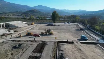 Kryebashkiaku Llatja: Një tjetër investim për qytetin, nis projekti “Dua të luaj”