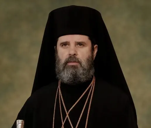 Kryepeshkop Joani uron besimtarët: Krishtlindja, rreze shprese