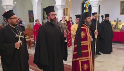 Kryepeshkopi Joan viziton për herë të parë Shkodrën, përcjell mesazhe për Zotin dhe familjen