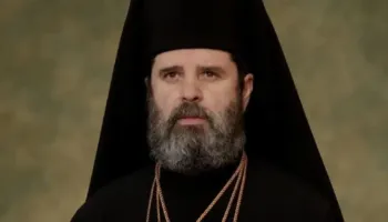 Kryepeshkopi Joani uron Krishtlindjet: Kjo festë vjen si rreze shprese, ngushëllimi dhe paqeje