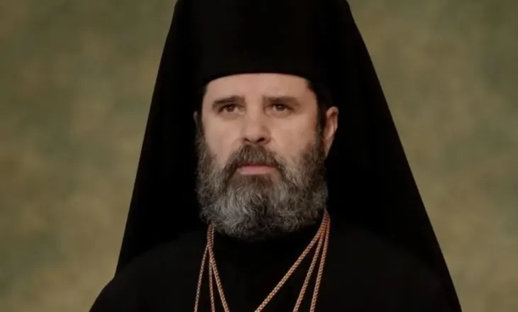 Kryepeshkopi Joani uron Krishtlindjet: Kjo festë vjen si rreze shprese, ngushëllimi dhe paqeje