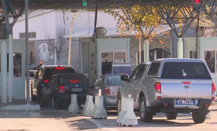 Kthehen për festat e fundvitit, fluks emigrantësh në pikën e kalimit kufitar në Kakavijë