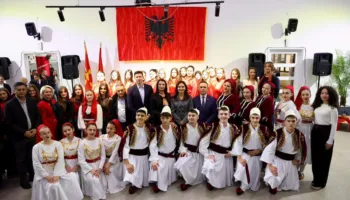 “Ku ka shqiptarë, ka shpirt kuqezi”, Spiropali viziton Komunën e Tetovës: Qendër dinamike arsimore, kulturore dhe shoqërore në rajon