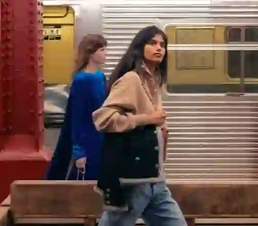 Kush është modelja që hapi sfilatën e Chanel? Reagimi i prindërve të saj