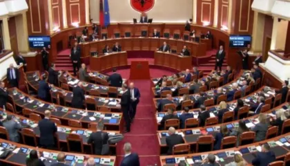 Kuvendi sot në seancë plenare, shqyrton një sërë projektligjesh dhe masat kundër krimit të organizuar