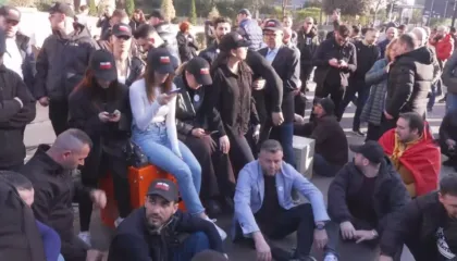 Lapaj mesazh Ramës: Për çdo nismë kundër meje, je në konflikt me familjen time