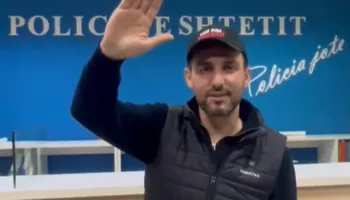 Lapaj shfaqet brenda Komisariatit të Policisë pas protestës: Më proceduan penalisht!