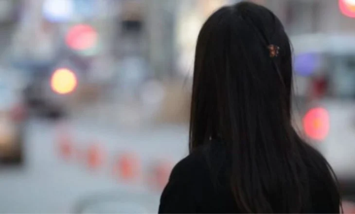 Largohet nga banesa 28- vjeçarja nga Shkodra, digjen 2 makina në lagjen “10 Korriku”…