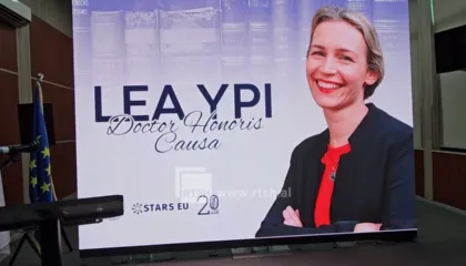 Lea Ypi nderohet me titullin “Doctor Honoris Causa” nga Universiteti i Durrësit (video)